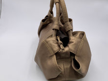 画像をギャラリービューアに読み込む, LOEWE ロエベ ナッパアイレ ハンドバッグ ゴールド